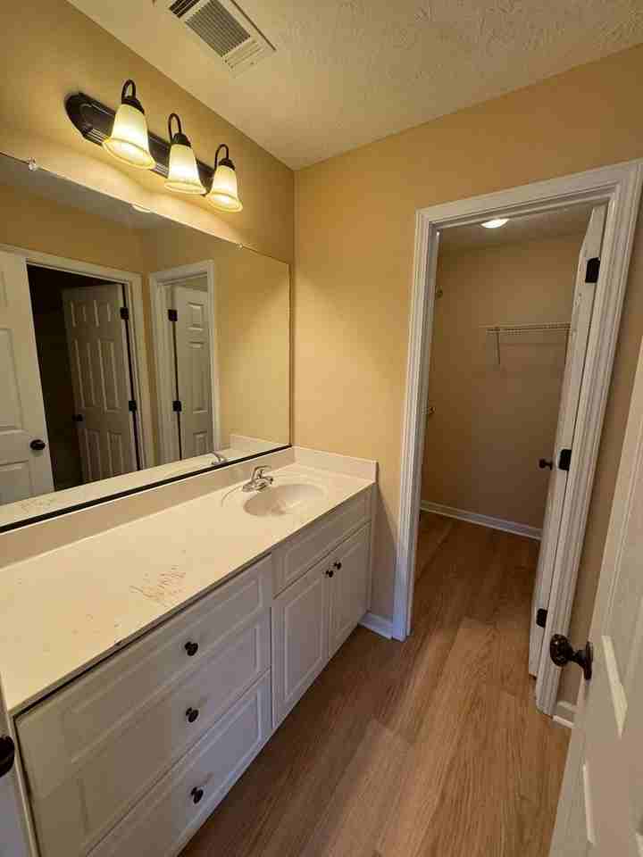 229 Sunview Dr - Photo 7 of 9