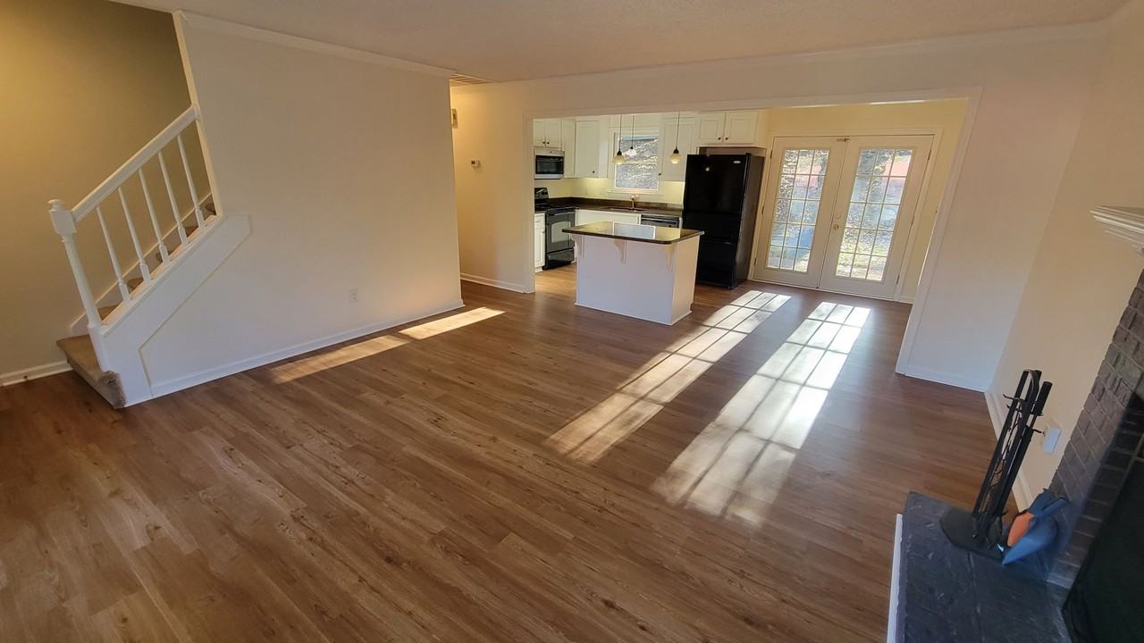 18 Saint Andrews Way - Photo 3 of 14