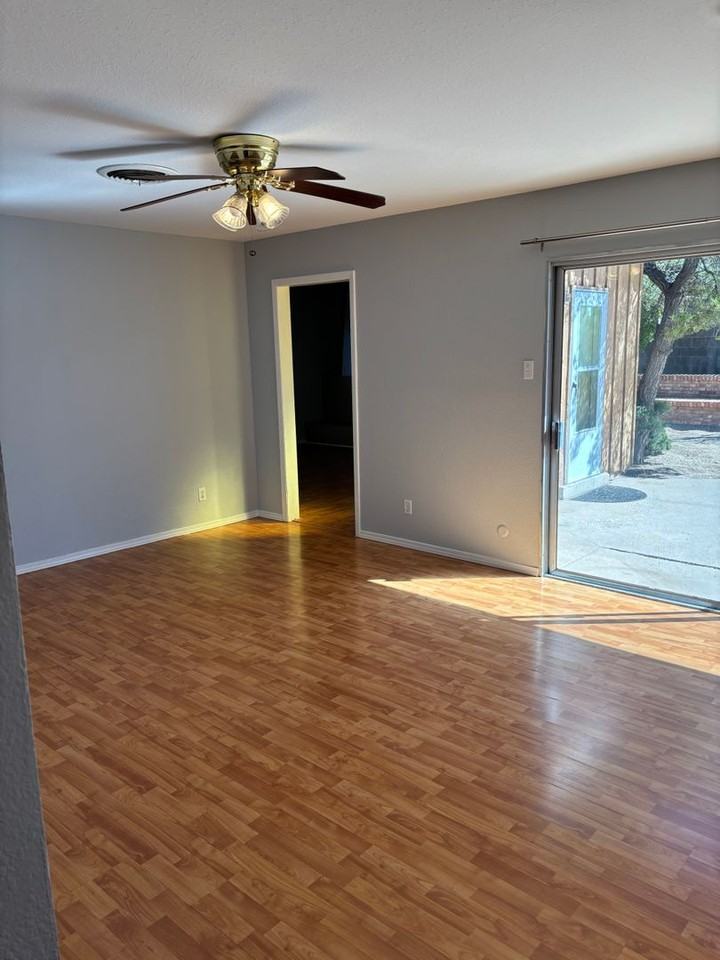 13412 Turquoise Ave Ne - Photo 5 of 31