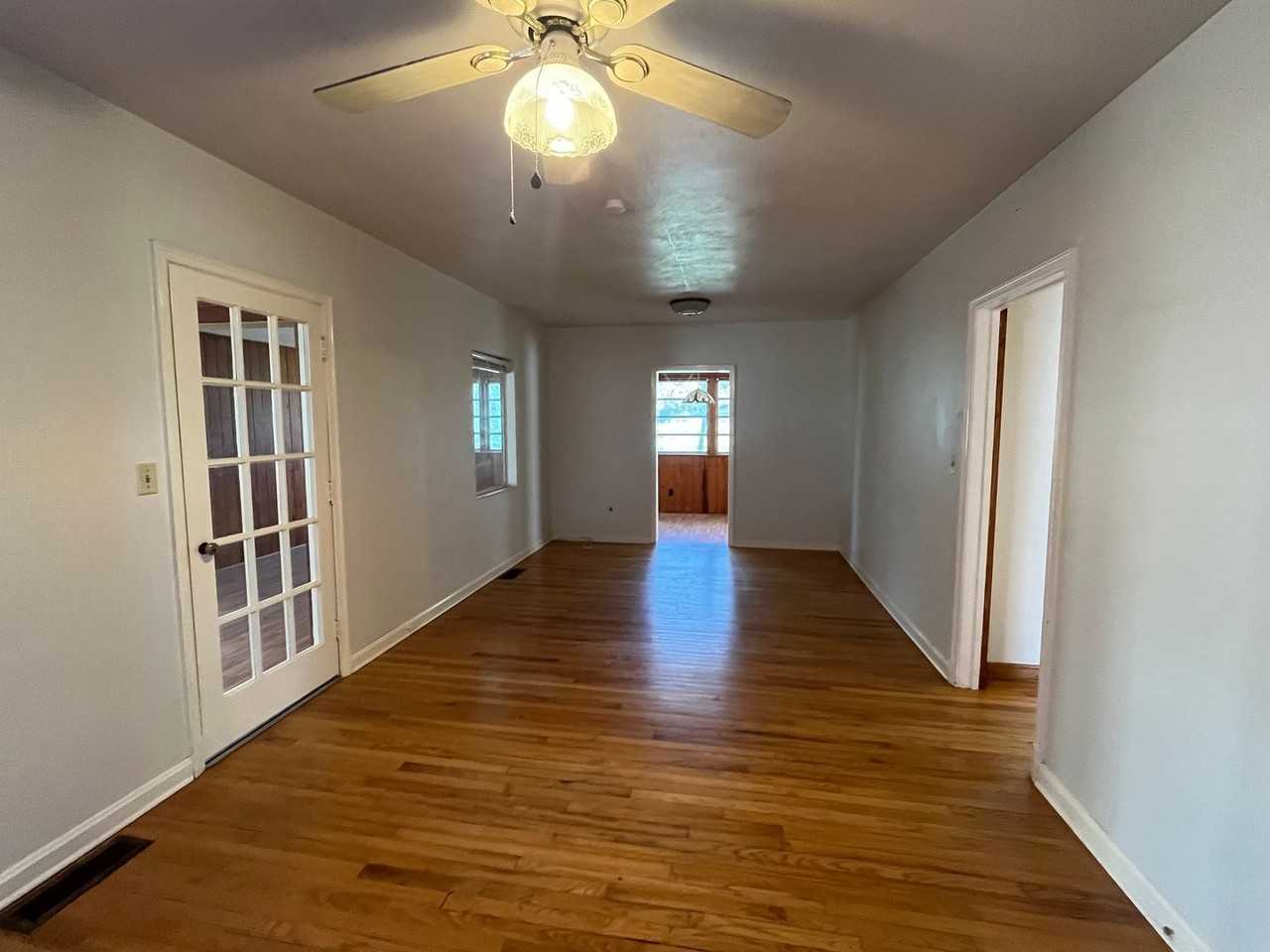 1117 Pine Ave Sw - Photo 3 of 17