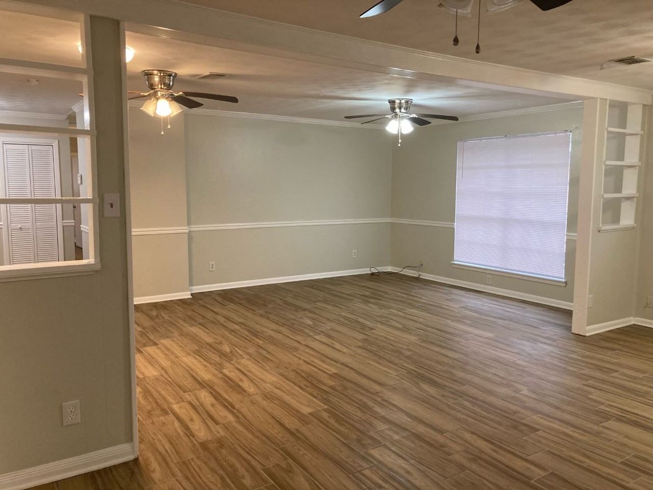 5504 Randolph St - Photo 4 of 12