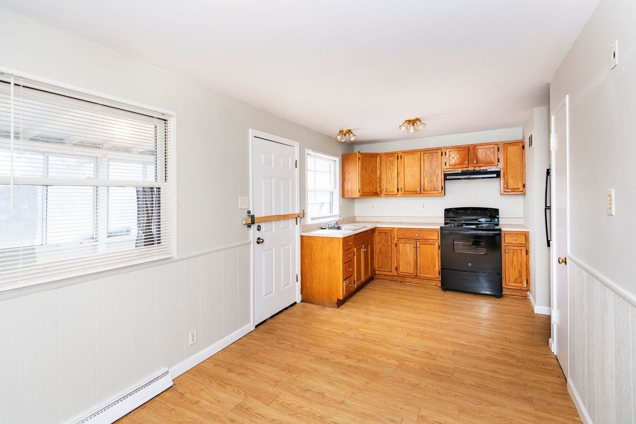 9306 Clarion Dr - Photo 5 of 13