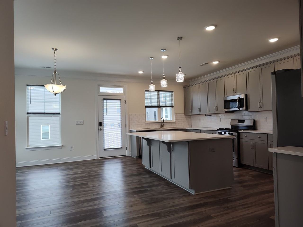 10459 Glenmere Creek Cir - Photo 4 of 29