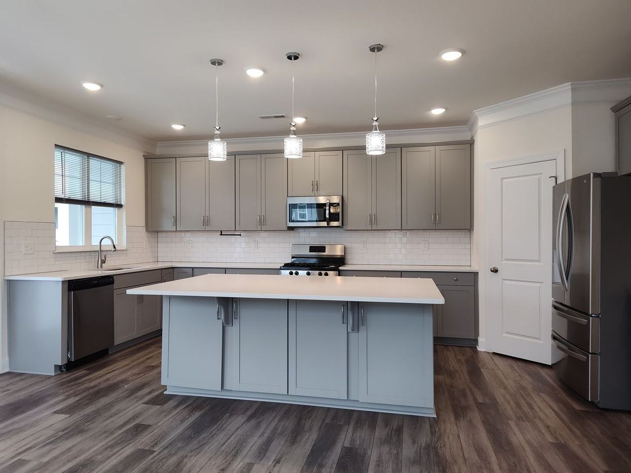 10459 Glenmere Creek Cir - Photo 6 of 29