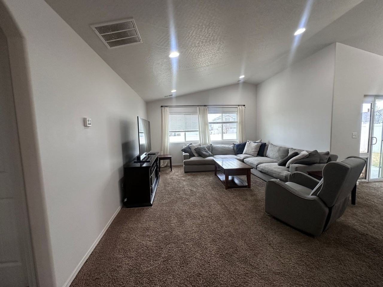 1967 W Calawah Ave - Photo 4 of 13