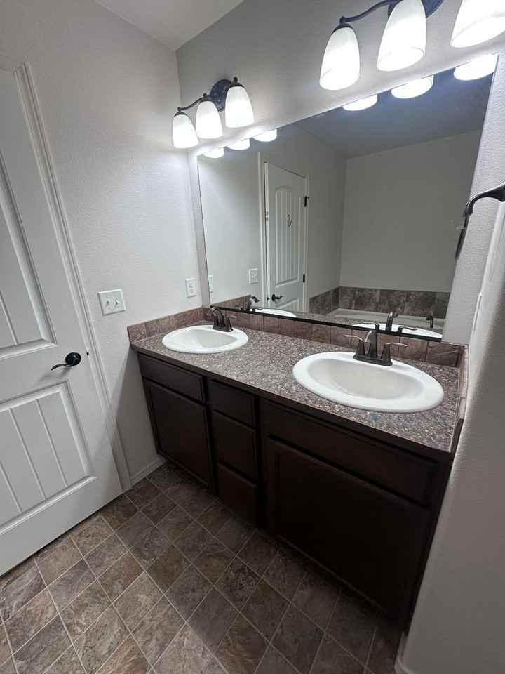 1967 W Calawah Ave - Photo 7 of 13