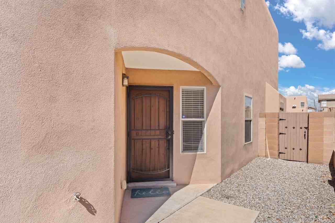 7127 Calle Alegria Ne - Photo 3 of 34