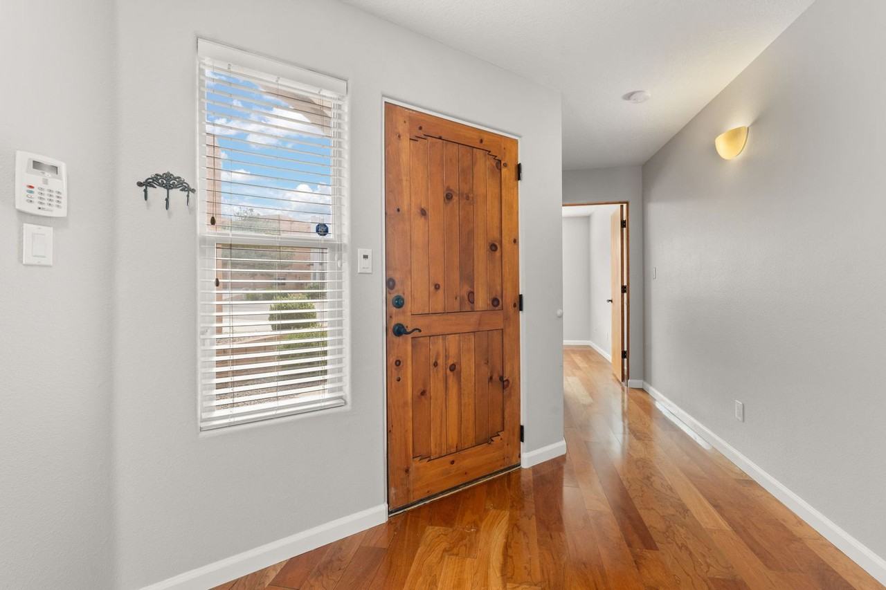 7127 Calle Alegria Ne - Photo 4 of 34