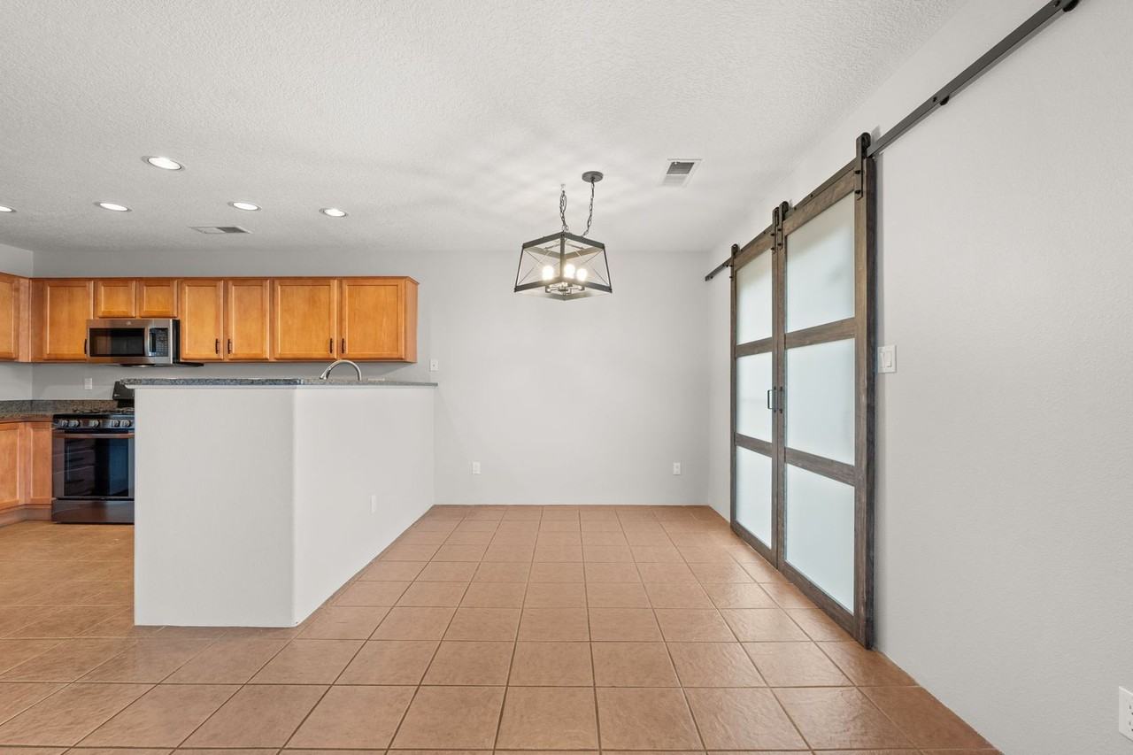 7127 Calle Alegria Ne - Photo 7 of 34