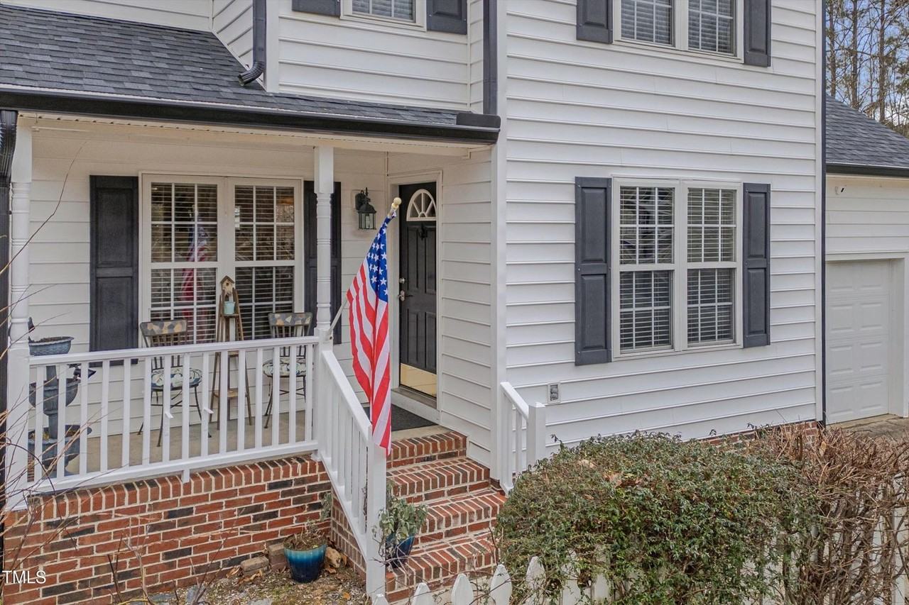 709 Comphrey Ct - Photo 2 of 29