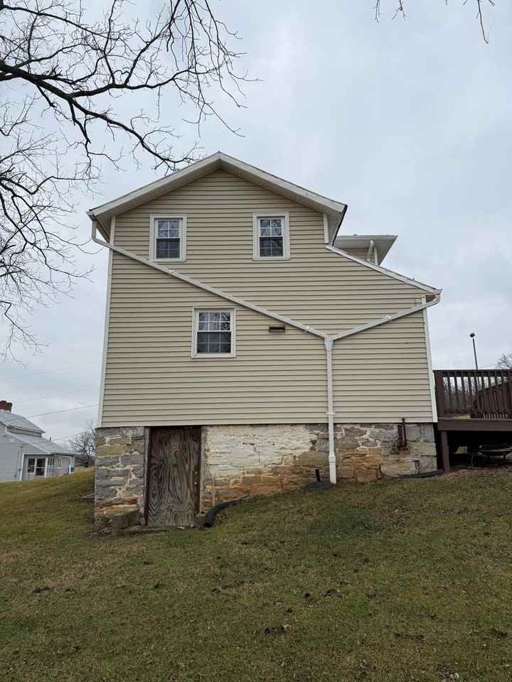 Clark Ln - Photo 3 of 27