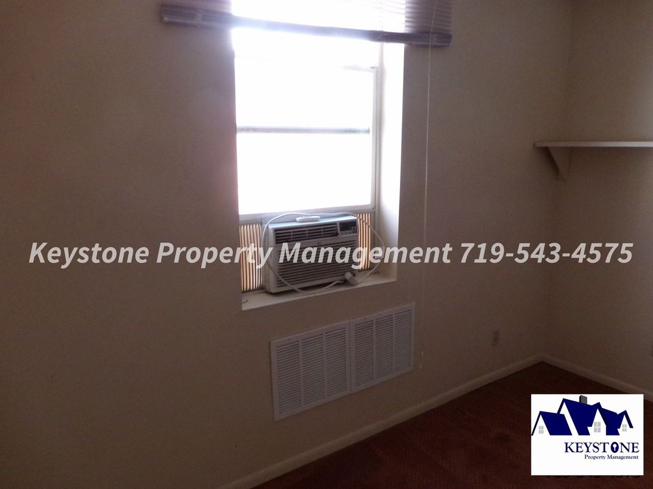 420 W 10th St #4 - Photo 7 of 7