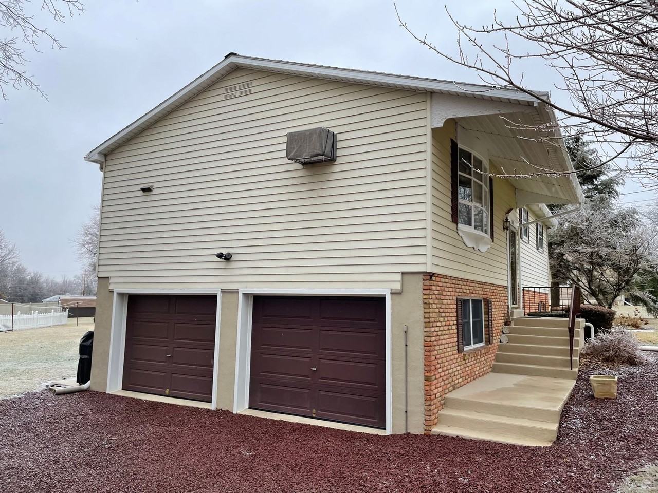 101 Strack Dr - Photo 3 of 12