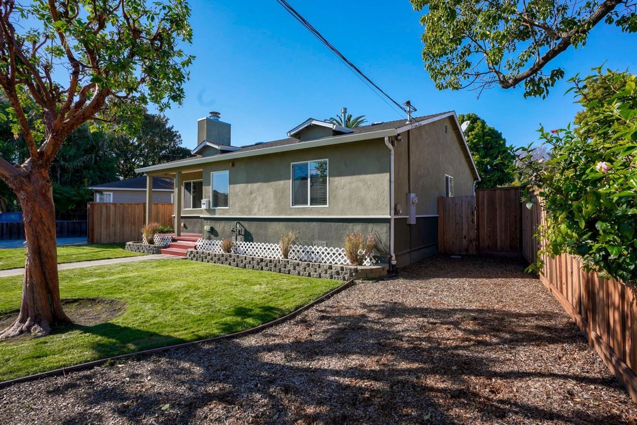 1621 Huron Ave - Photo 4 of 49