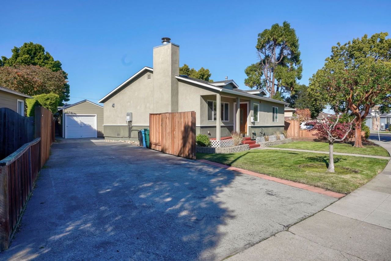 1621 Huron Ave - Photo 6 of 49