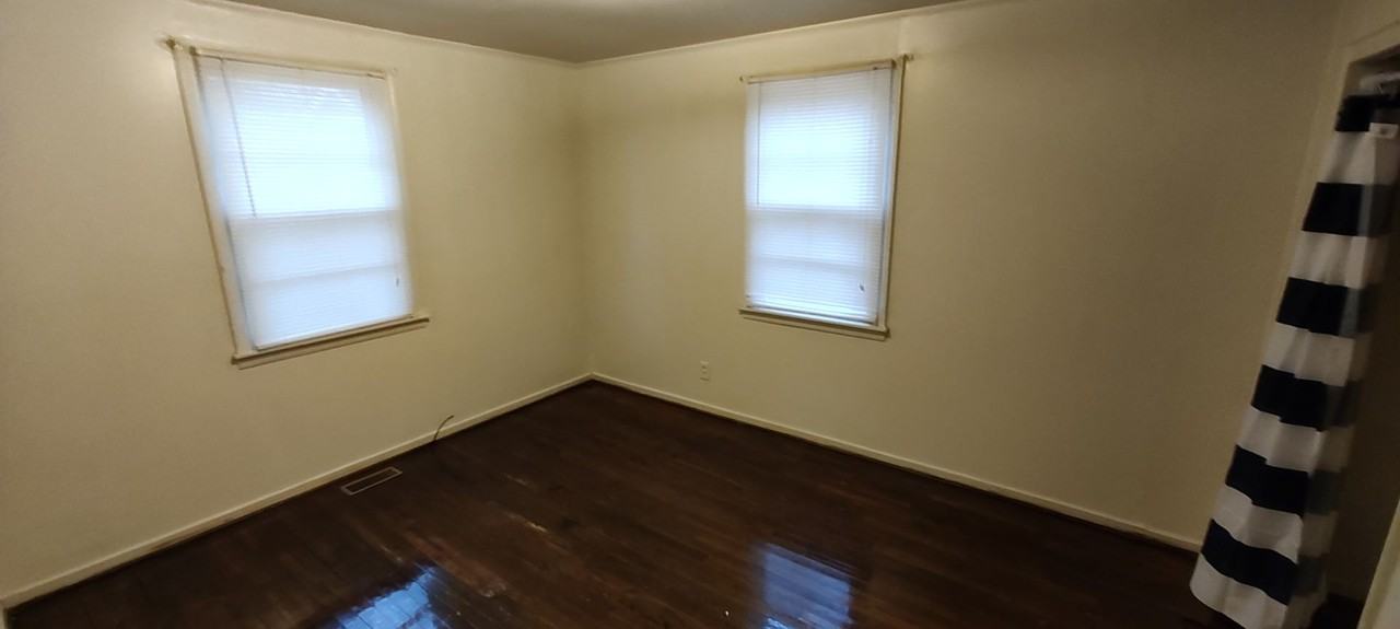 2204 Hawthorne Ave - Photo 6 of 11