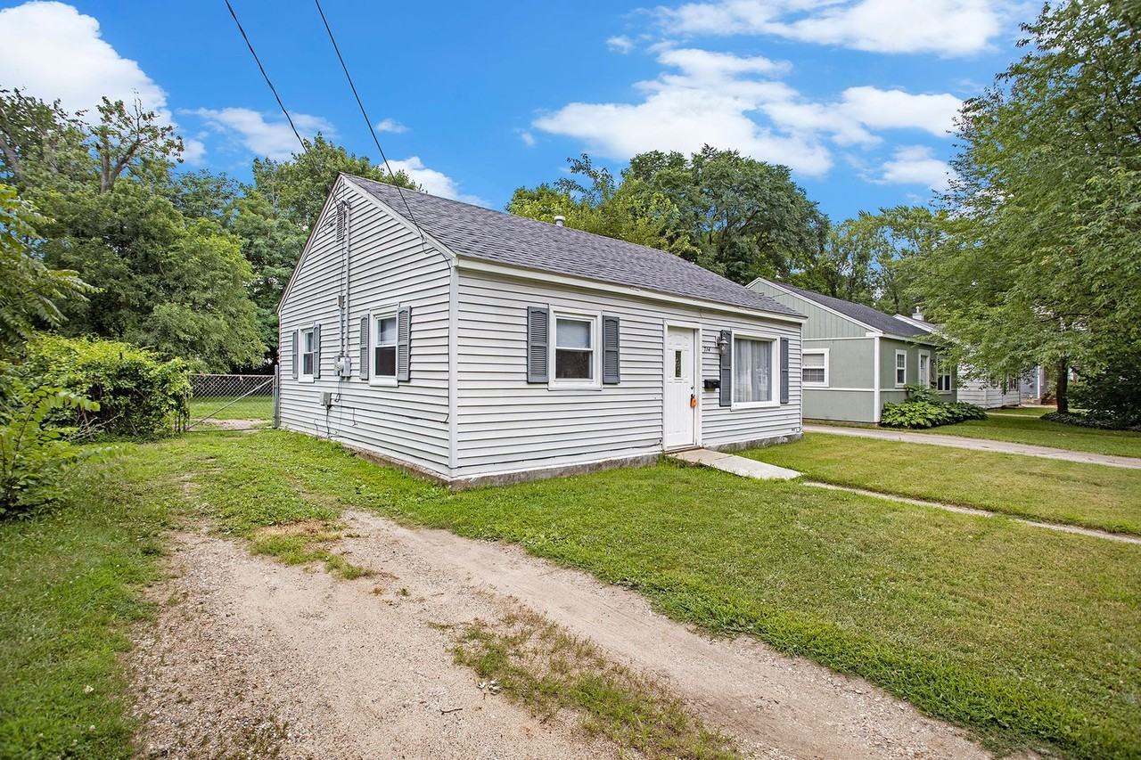 714 Washburn Ave - Photo 2 of 16