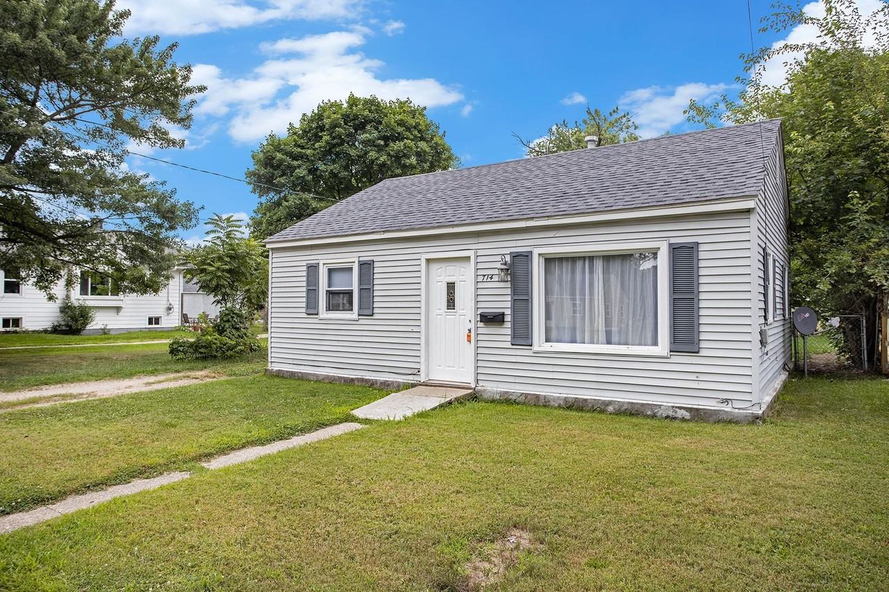 714 Washburn Ave - Photo 3 of 16