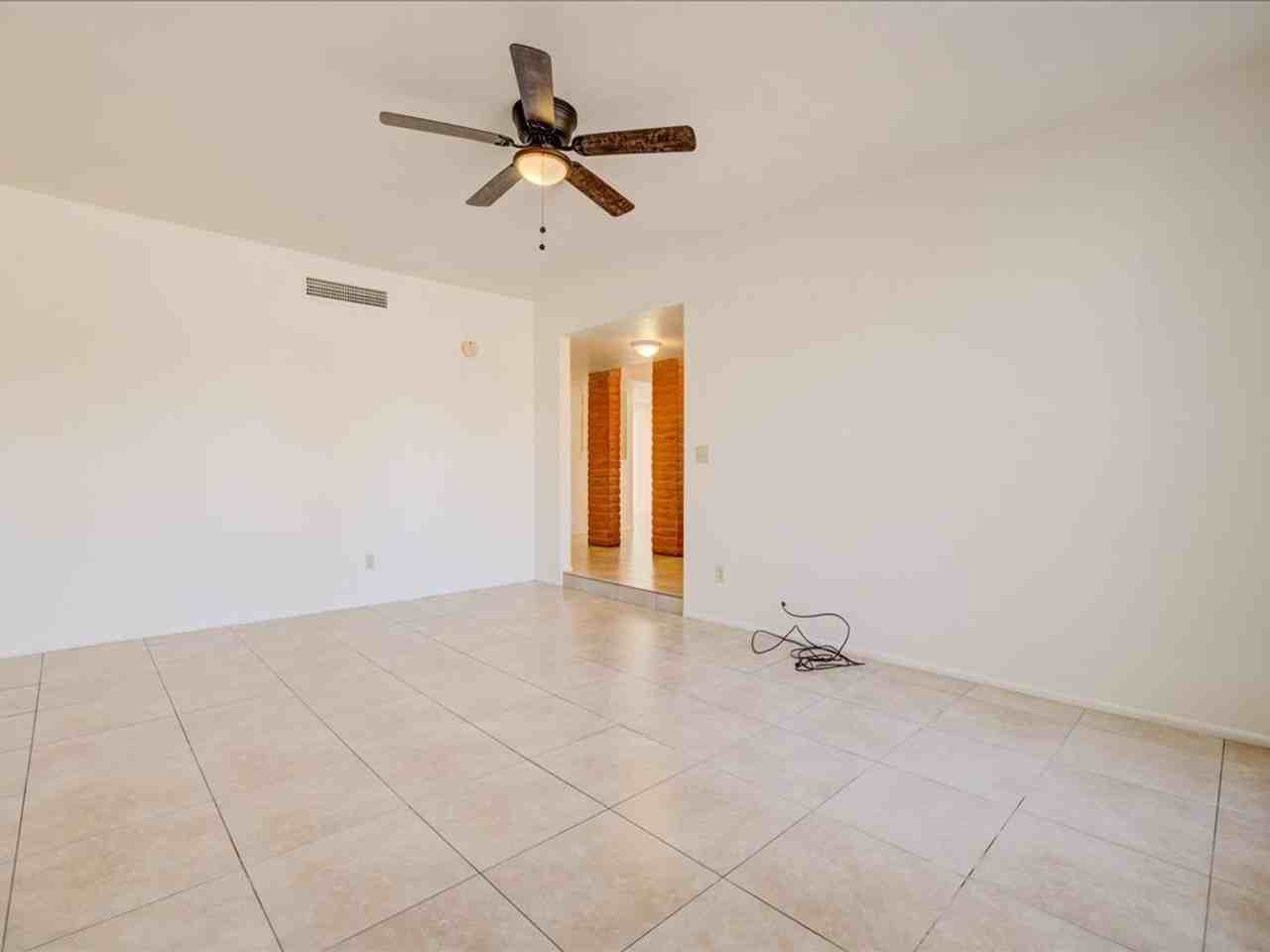 665 N Banff Ave - Photo 6 of 33