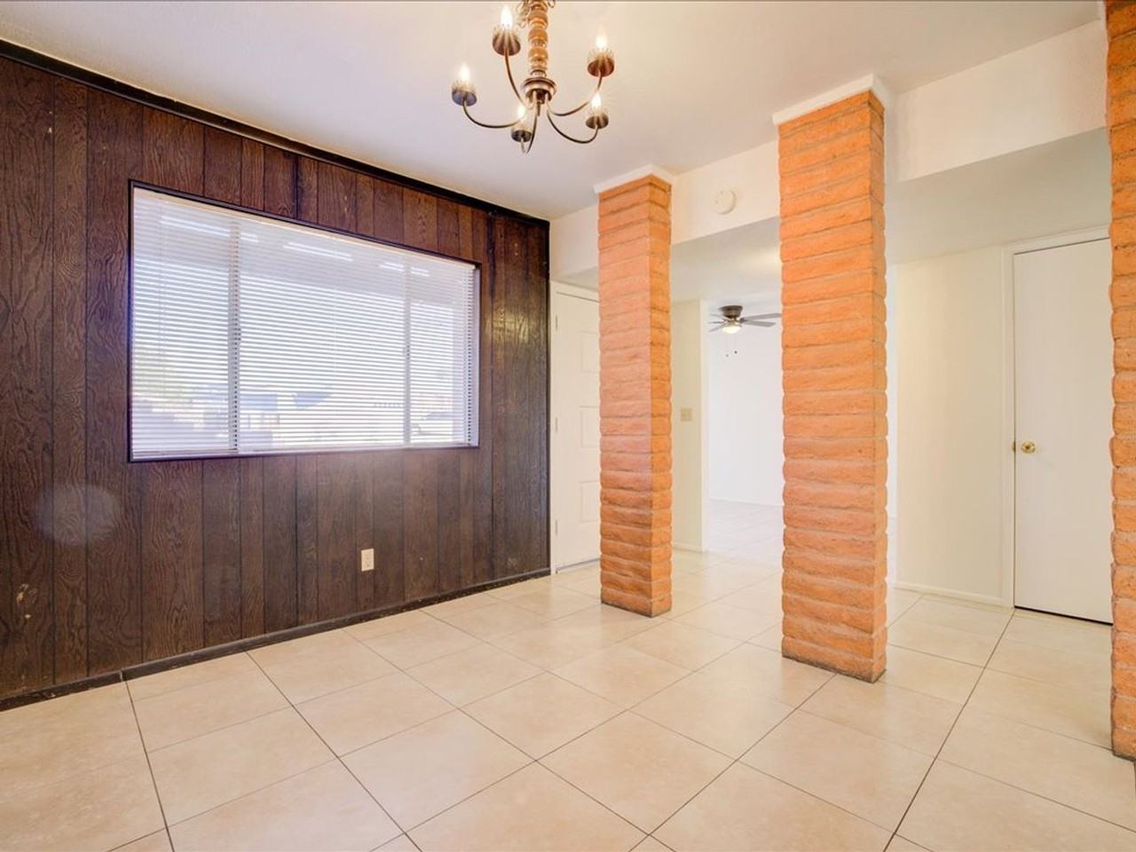 665 N Banff Ave - Photo 7 of 33