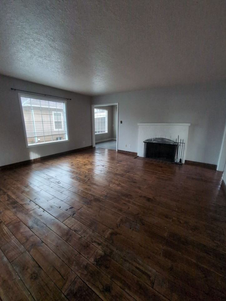 1324 Sw Levens St - Photo 4 of 16