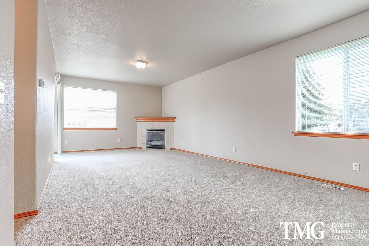 970 Yale Ave - Photo 2 of 28