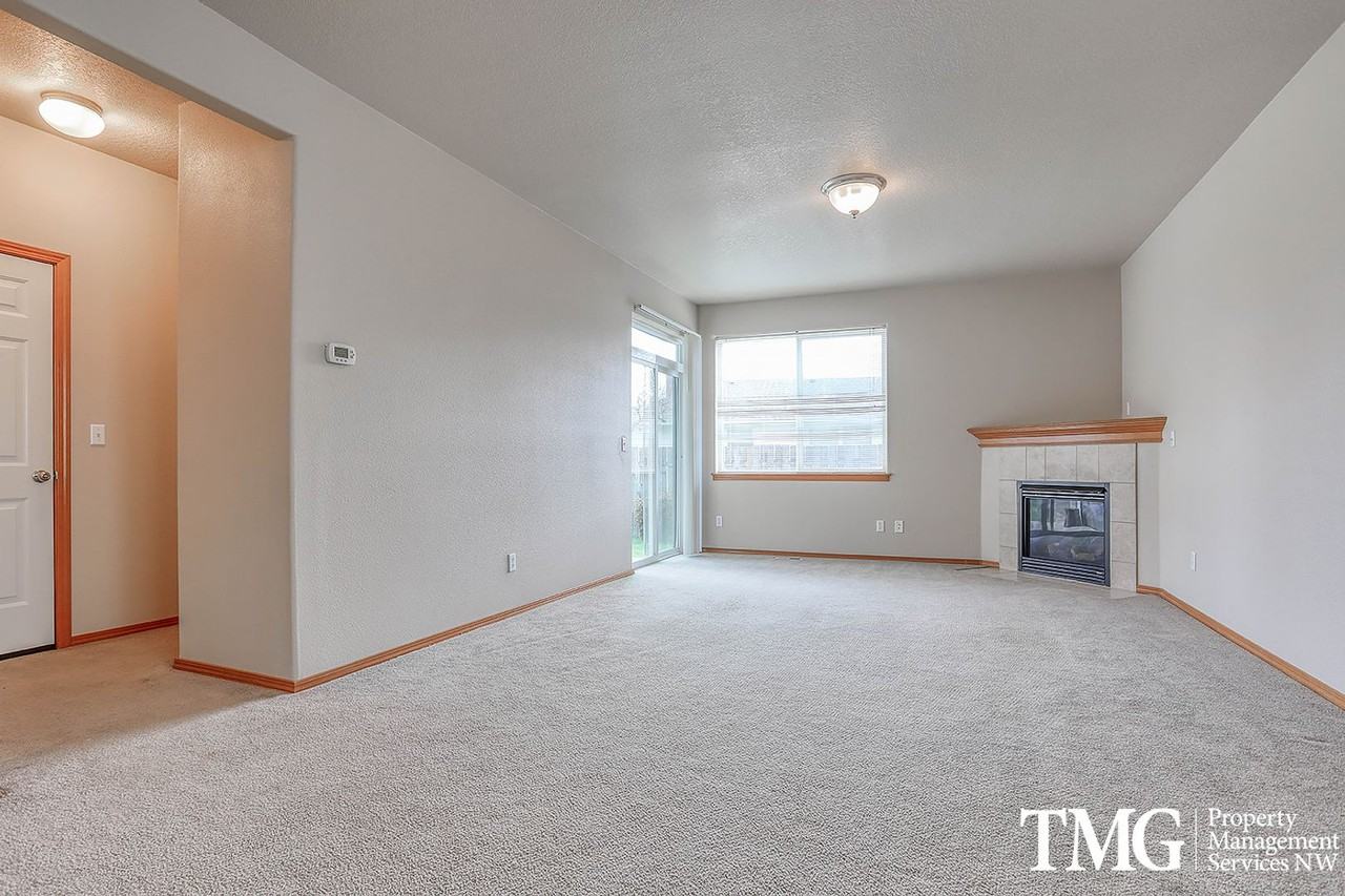 970 Yale Ave - Photo 3 of 28