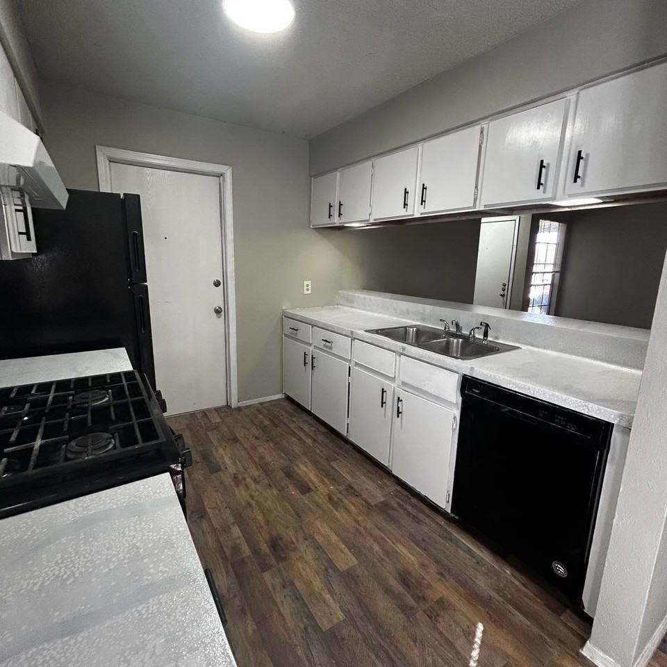 6603 Deatonhill Dr - Photo 4 of 29