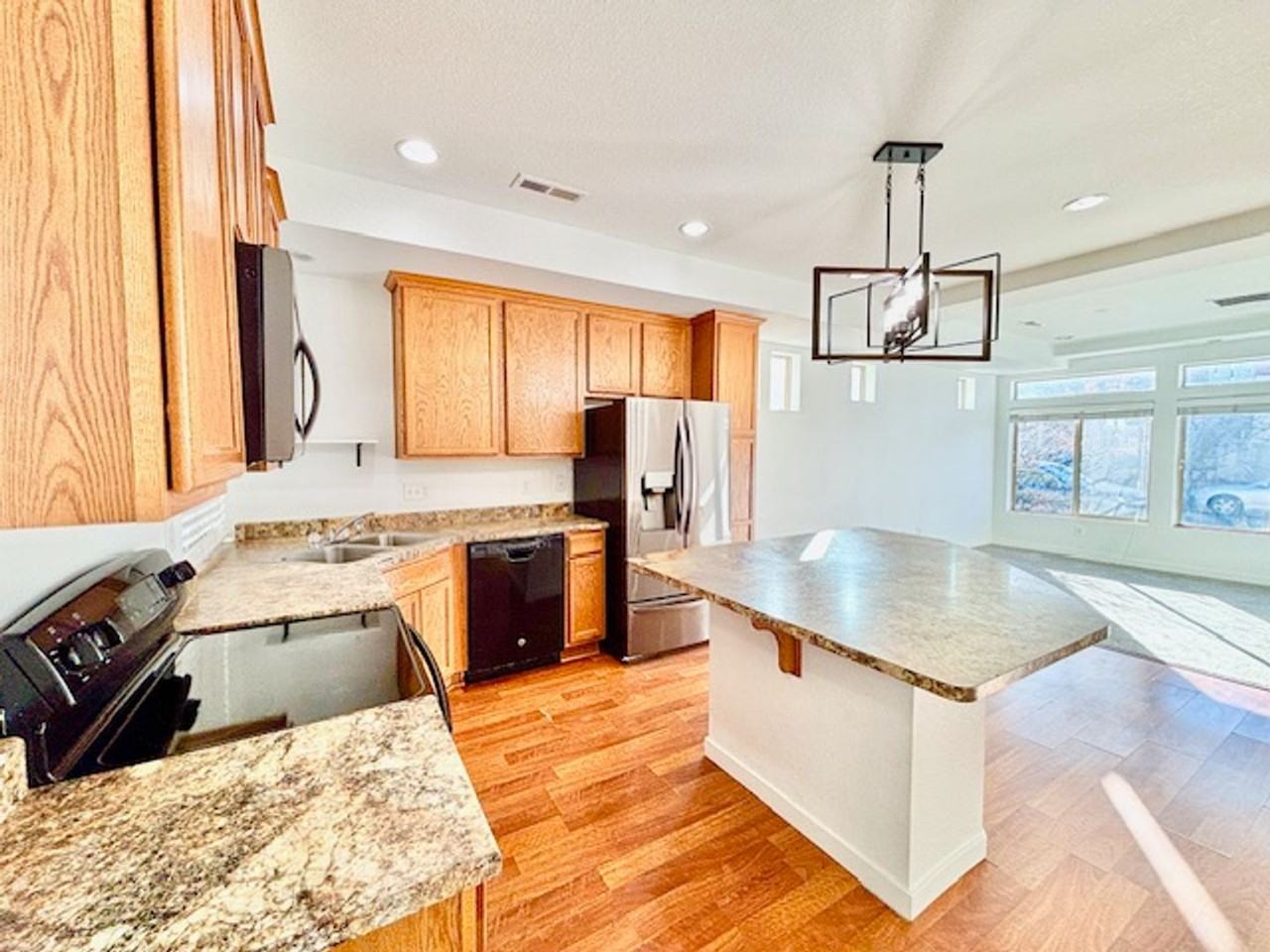 5148 Andes Way - Photo 5 of 28