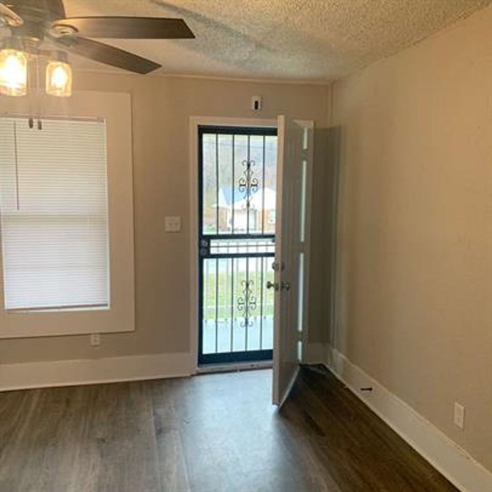 35 E Biscayne Rd - Photo 5 of 7