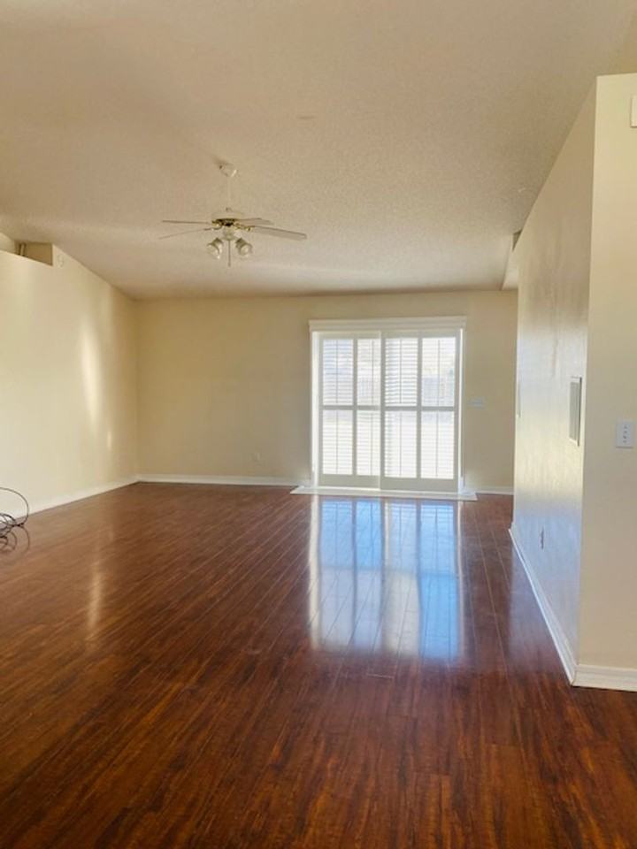 801 Binnacle Pl - Photo 3 of 33