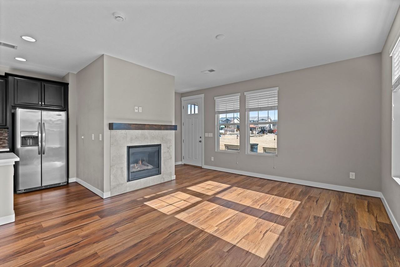 2331 W 164th Pl - Photo 5 of 33