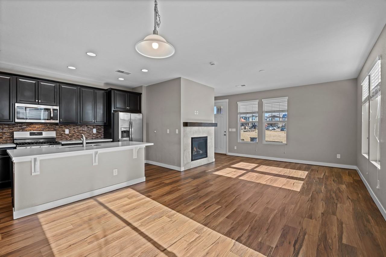 2331 W 164th Pl - Photo 6 of 33