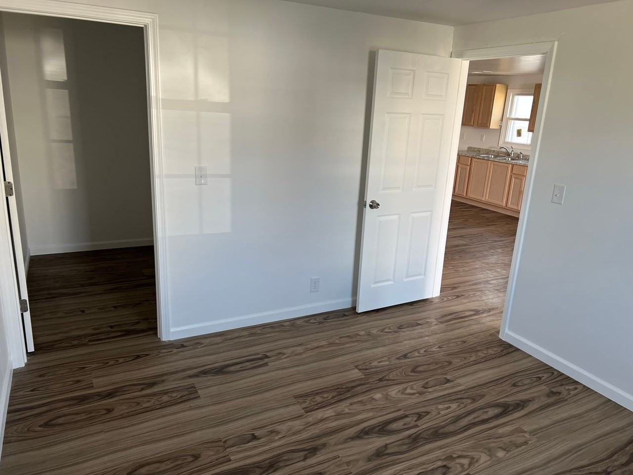 215 E Chestnut St - Photo 3 of 7