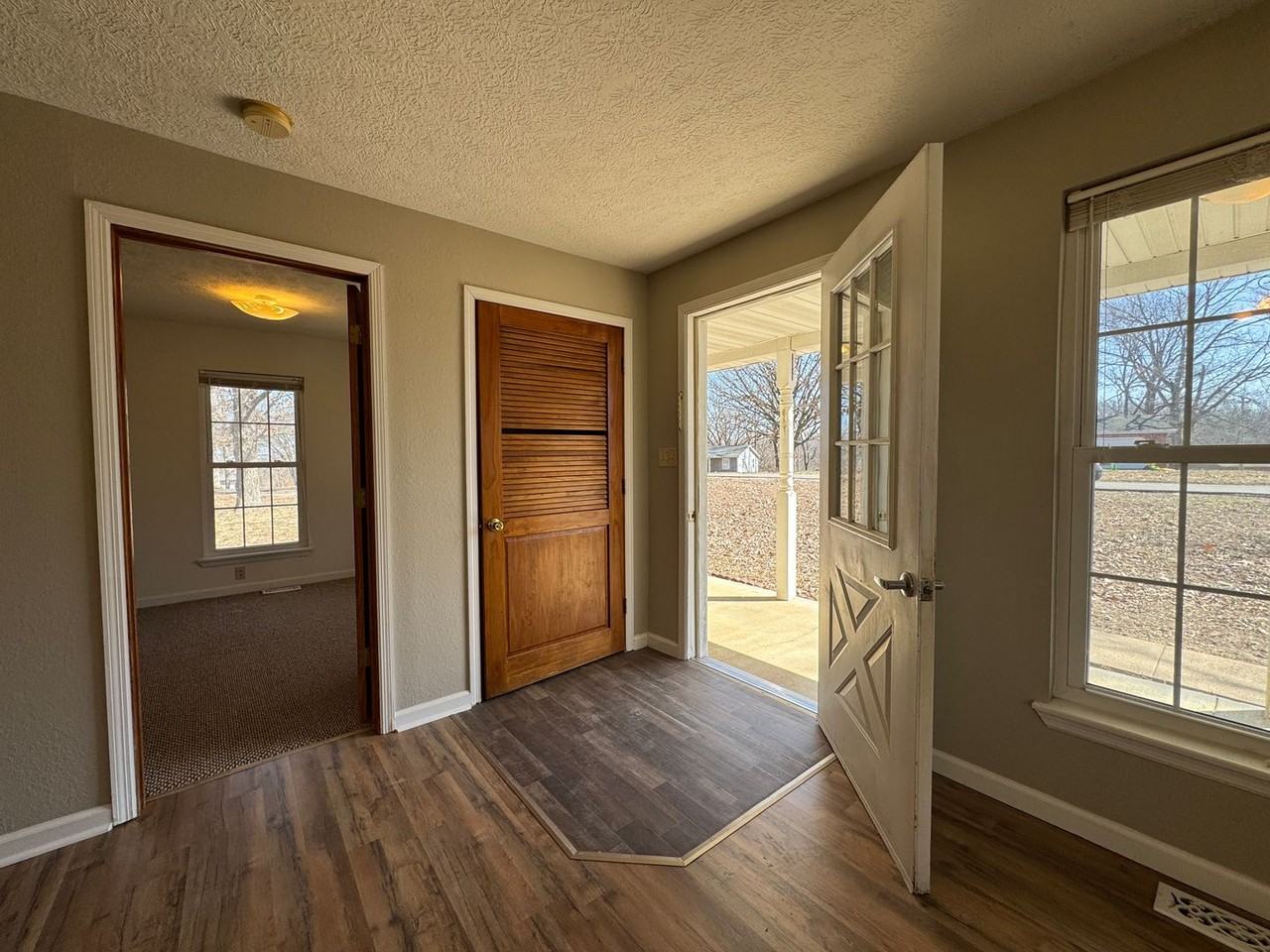 19325 Lannigan Rd - Photo 3 of 18