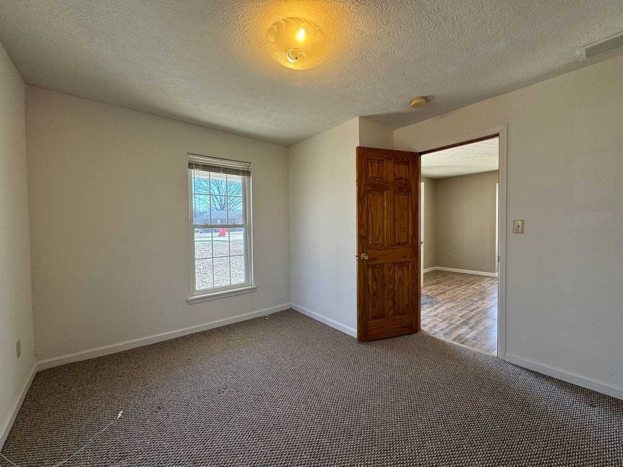19325 Lannigan Rd - Photo 7 of 18