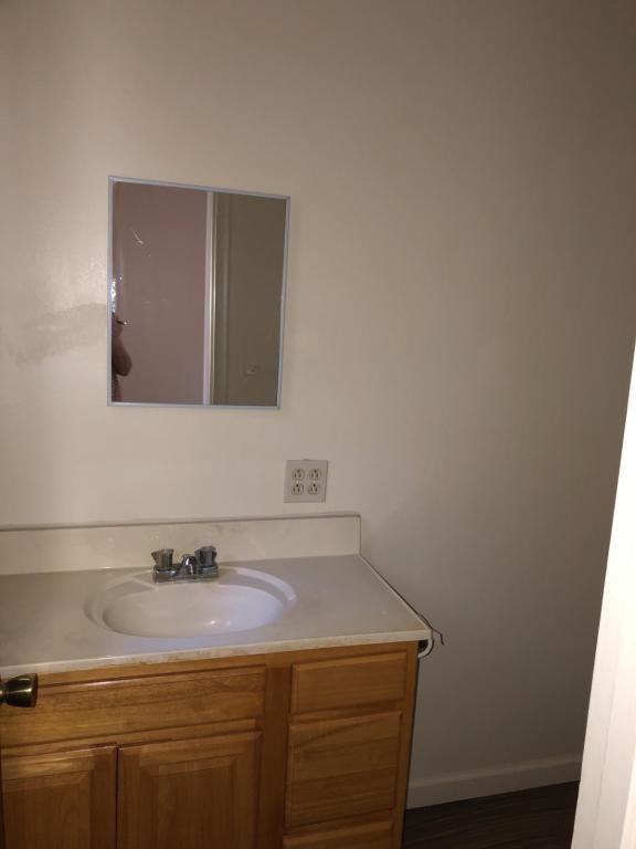 344 E Market St - Photo 7 of 16