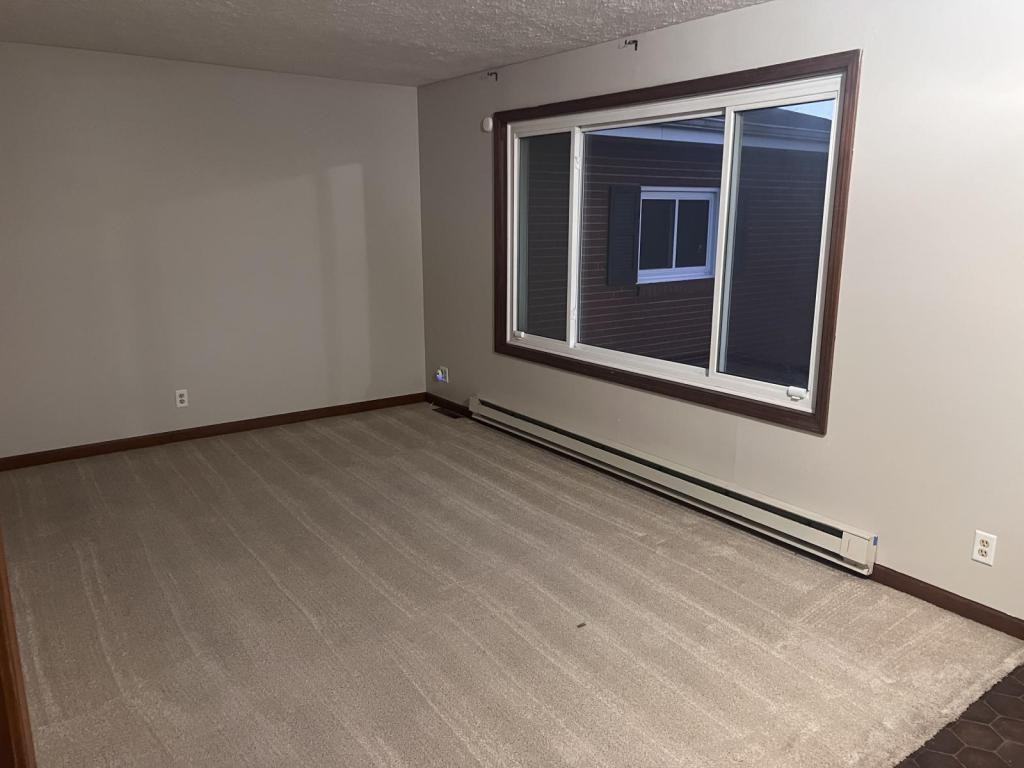 136 N Saint Louis St - Photo 6 of 12