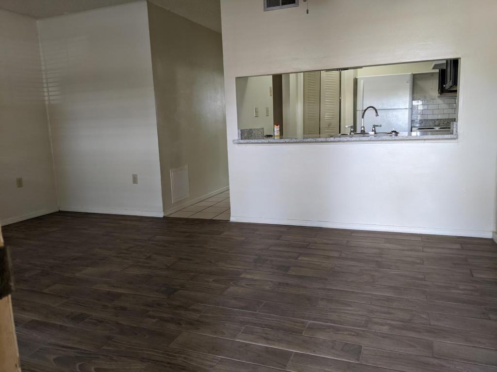 14600 N Nebraska Ave - Photo 3 of 10