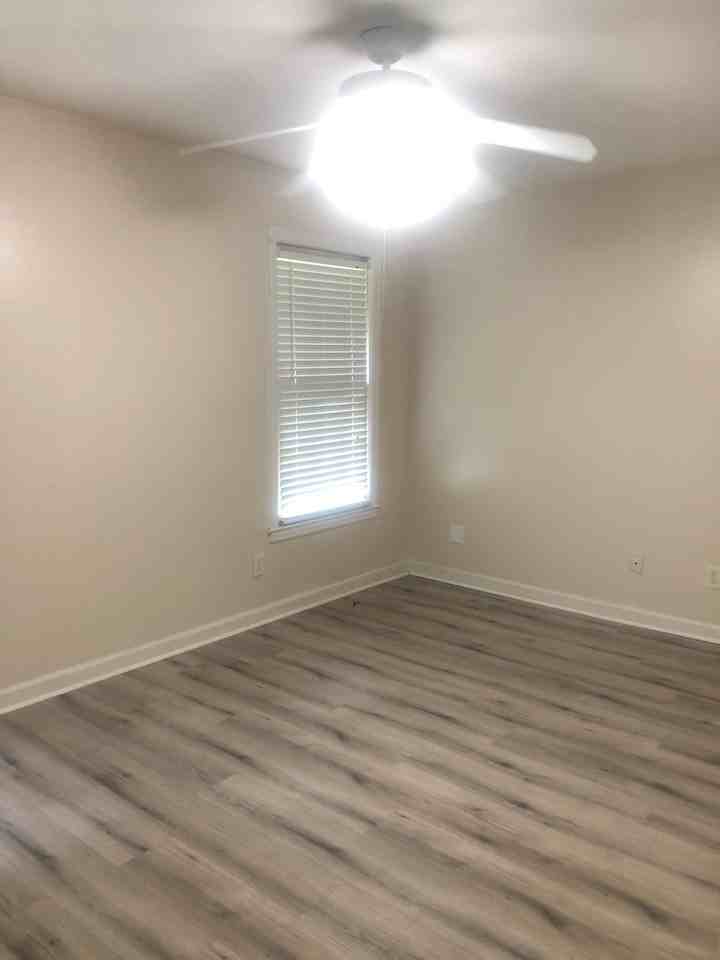 116 San Fernando Blvd - Photo 2 of 16