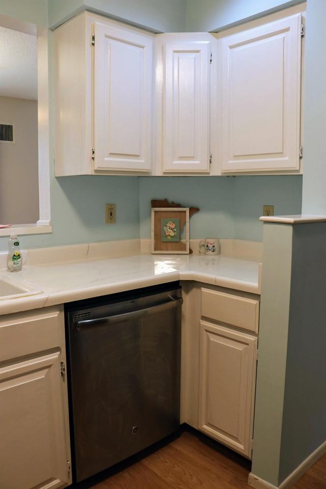 1390 Carling Dr #305B - Photo 4 of 33