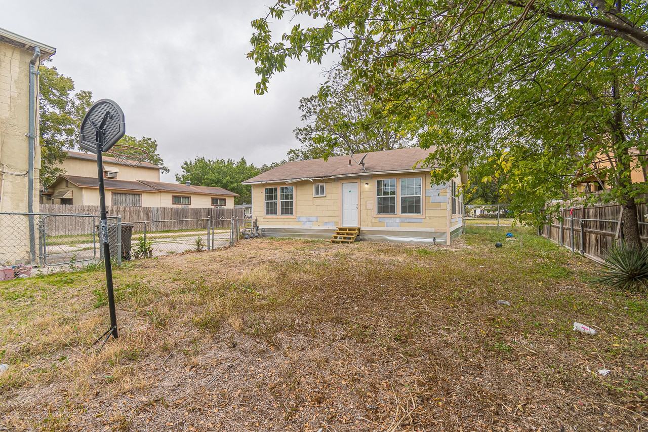 106 Southway Dr #1 - Photo 7 of 12