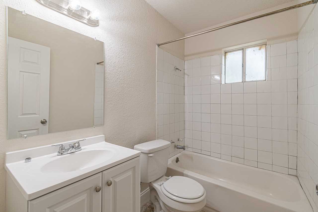 106 Southway Dr #1 - Photo 2 of 12