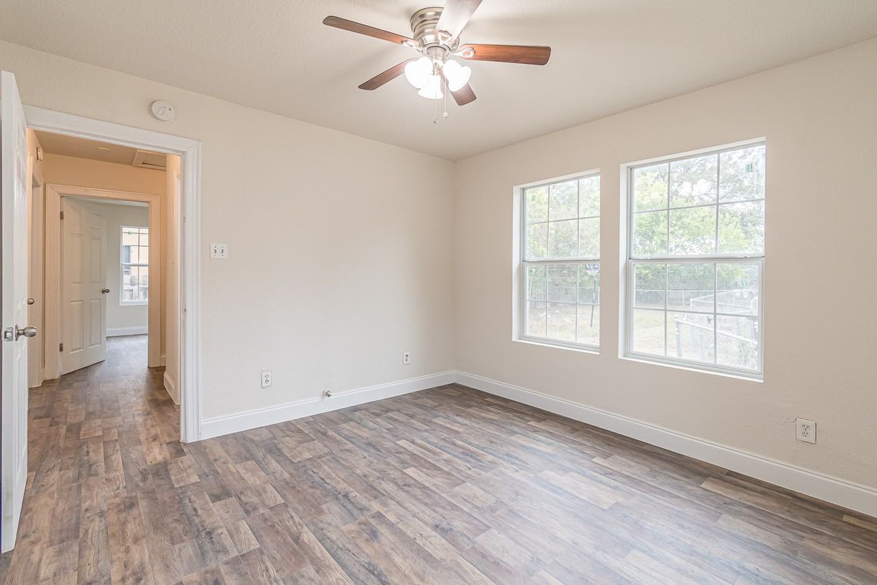 106 Southway Dr #1 - Photo 6 of 12