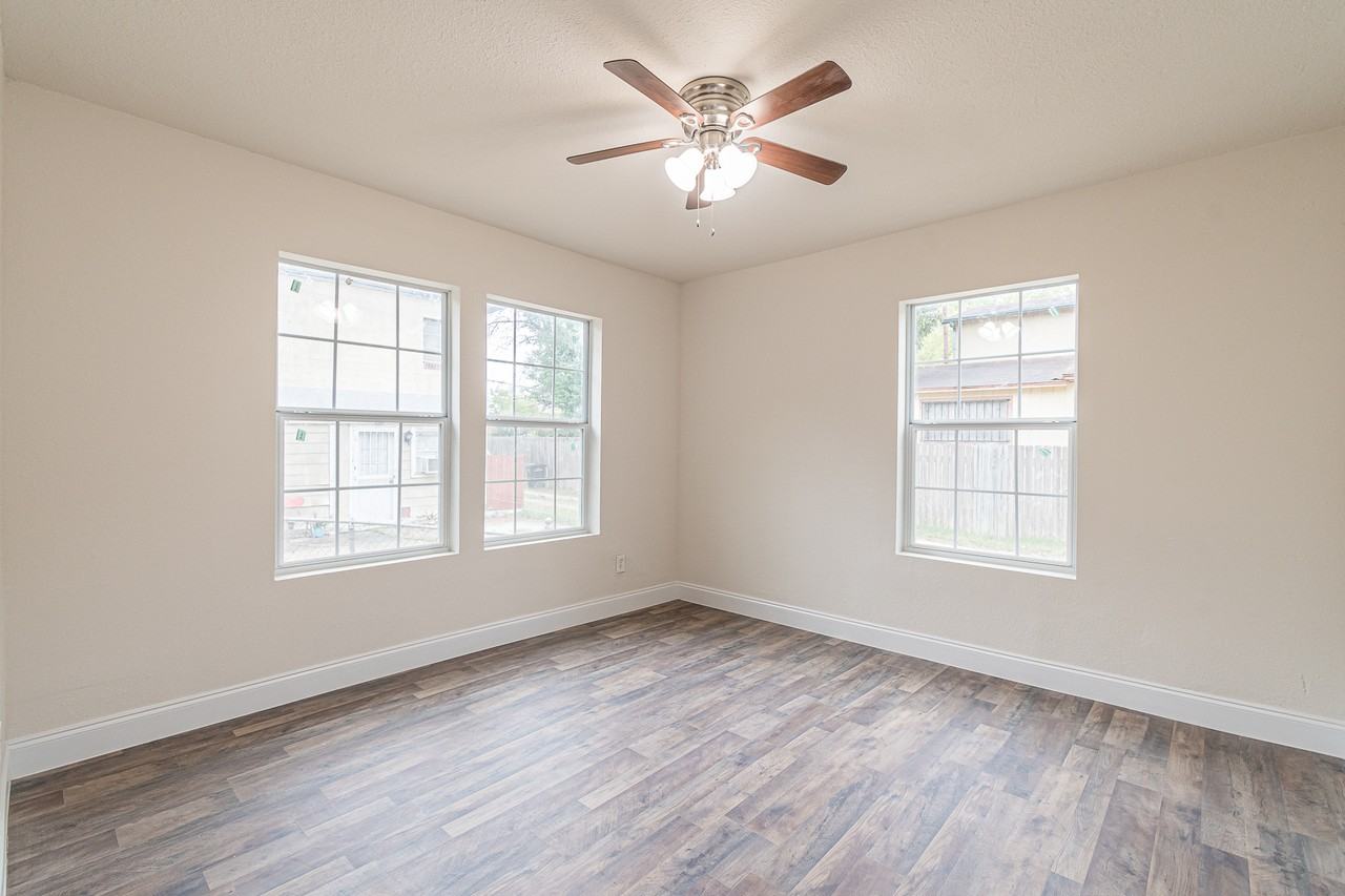 106 Southway Dr #1 - Photo 6 of 12