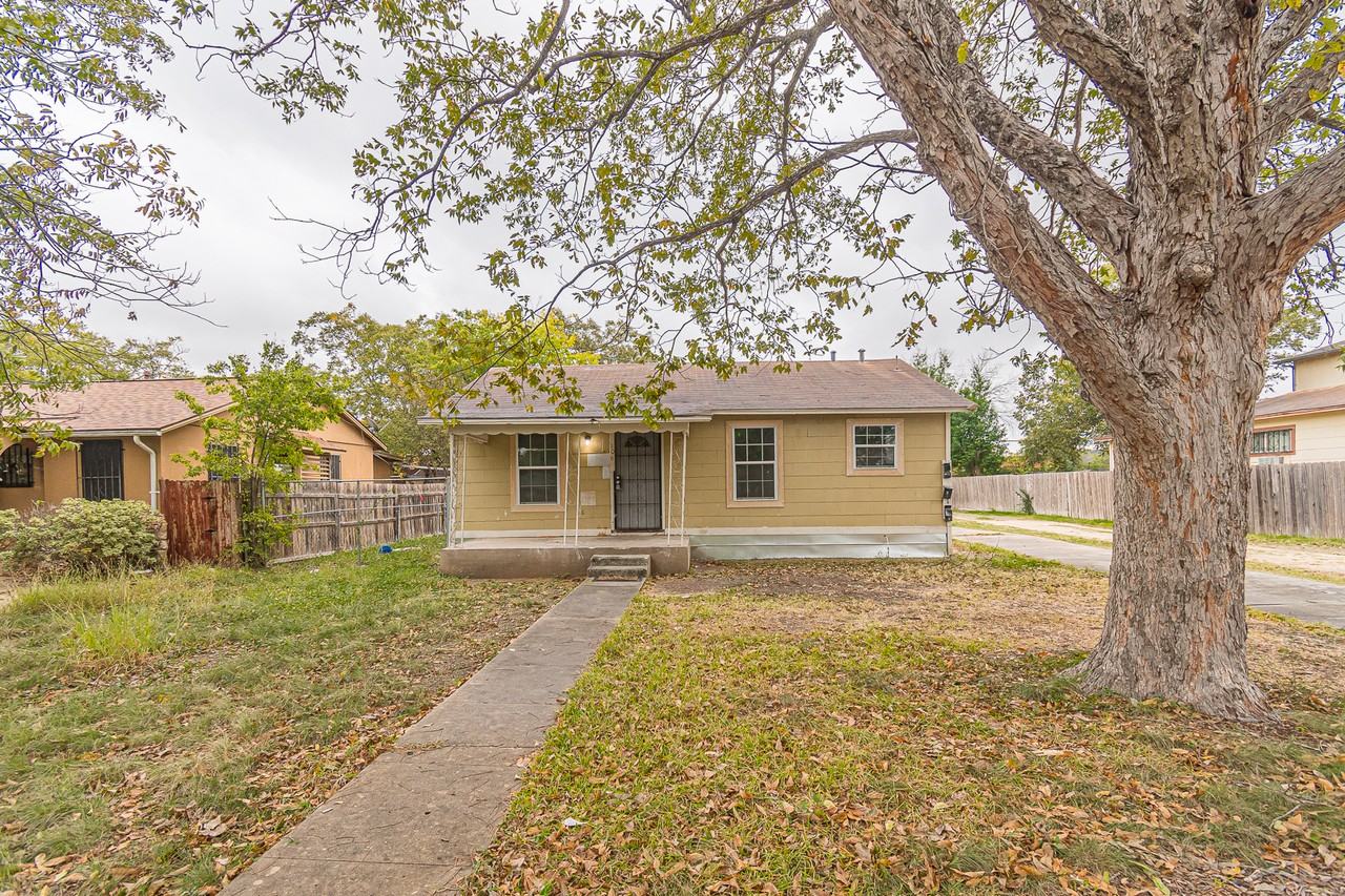 106 Southway Dr #1 - Photo 6 of 12