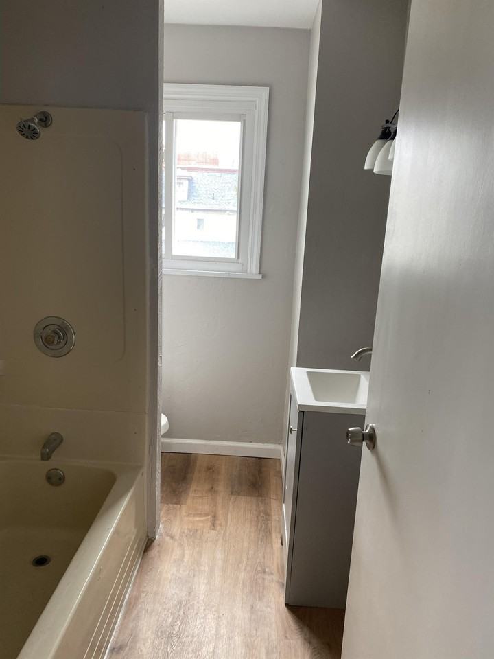112 Patterson St - Photo 2 of 12