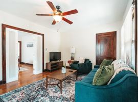 featured image of 4404 Simpson Ave #2