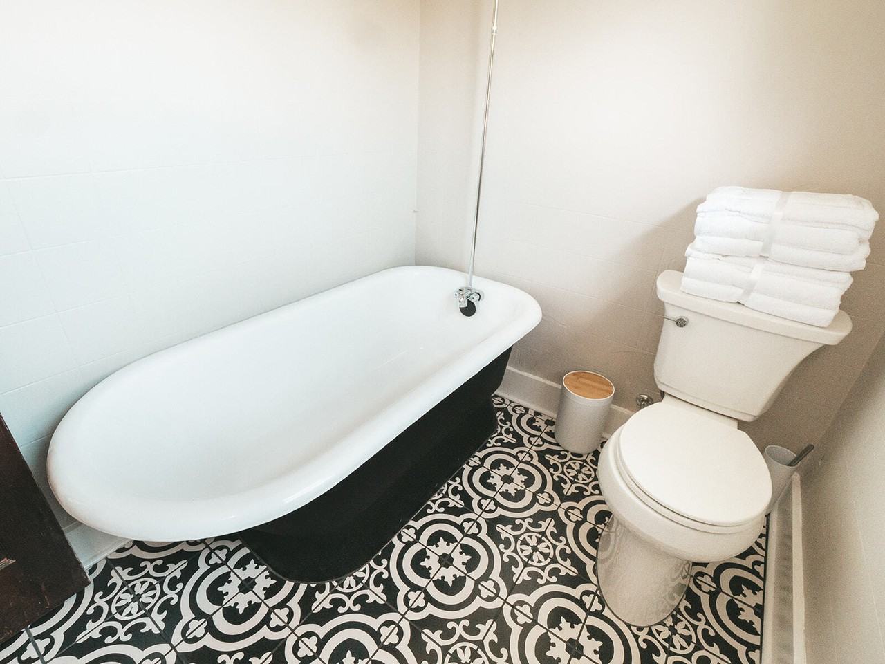 4404 Simpson Ave #2 - Photo 5 of 9