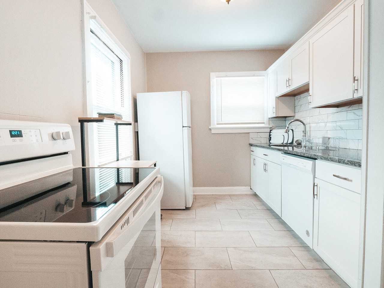 4404 Simpson Ave #2 - Photo 7 of 9